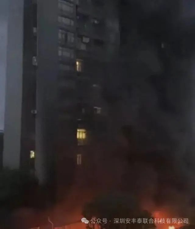 警示案例｜心痛！小區(qū)凌晨突發(fā)大火，150輛電動車化為灰燼！